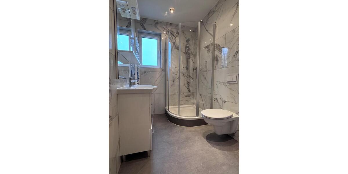 Etagenwohnung Schwerin - 4 Zimmer, 104 m&sup2;, 1.300&euro; | Angebot:25796796