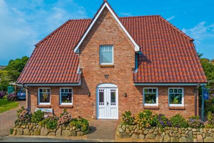 Haus Wyk Auf Föhr - 6 Zimmer, 144 m&sup2;, 725.000&euro; | Angebot:25611886