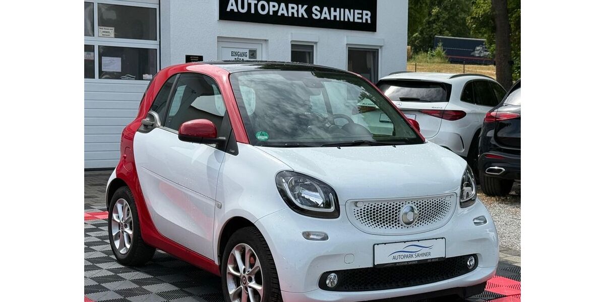 Smart ForTwo 79.136 km 9.649 &euro; VÖHRINGEN (LANDKREIS ROTTWEIL BEI STUTTGART) 72189