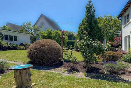 Haus zum Kaufen in Stuttgart 1.490.000 € 252 m² 9 zimmer