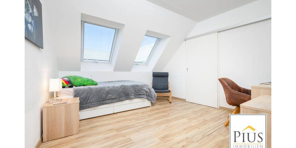 Stilvolles Wohnen! Moderne, barrierefreie 3-Zi.-Whg., Bj. 2019, KfW55, Loggia, incl. EBK u. TG-Stellpl. 3 zimmer