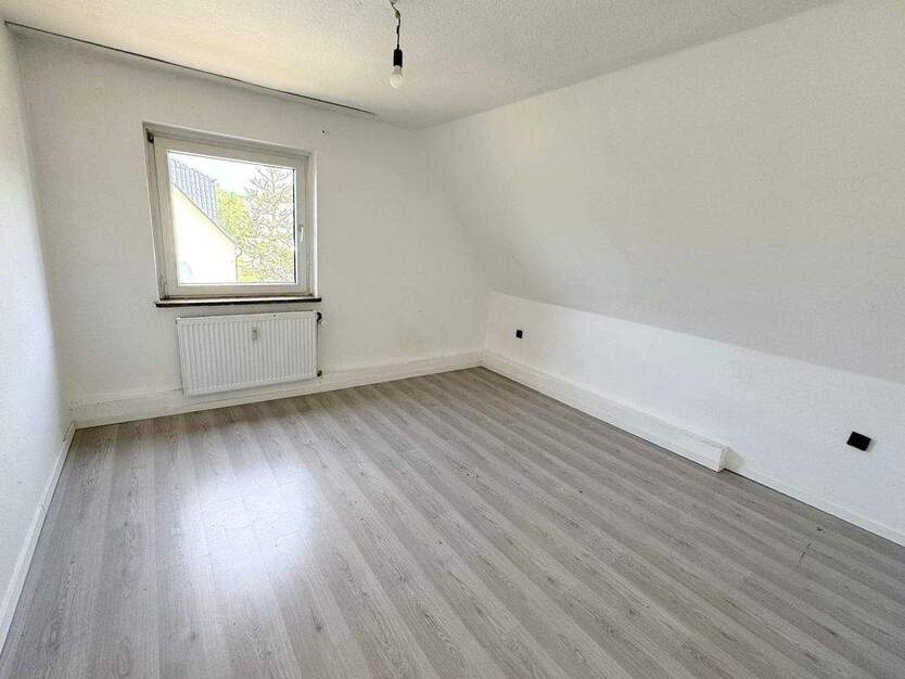 EIN- ODER ZWEIFAMILIENHAUS MIT GARTEN IN GUTER LAGE VON DORTMUND-NETTE 5 zimmer