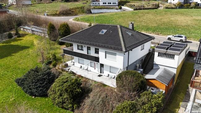 Einfamilienhaus Hellenthal - 7 Zimmer, 236 m&sup2;, 585.000&euro; | Angebot:26220581