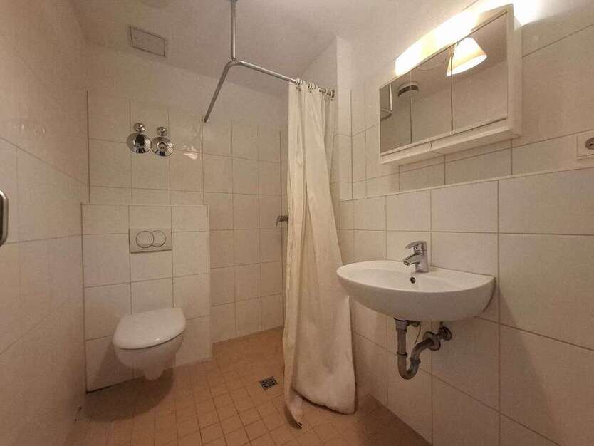 Wohnung zum Mieten in Berlin 305,79 € 32.4 m²
