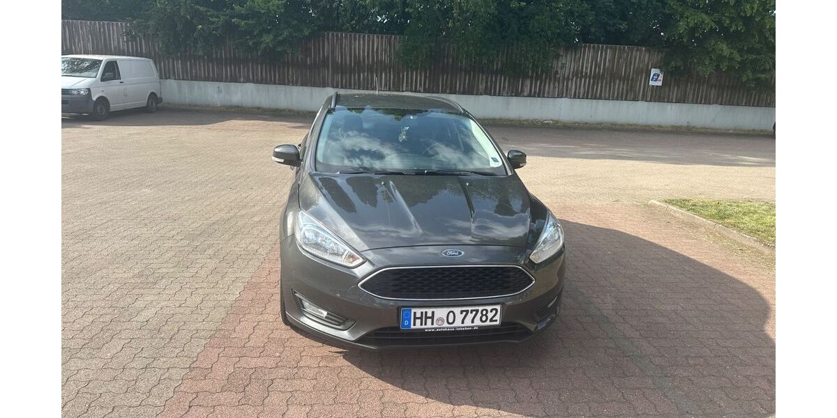 Ford Focus 149.481 km 7.400 &euro; Hamburg 22111