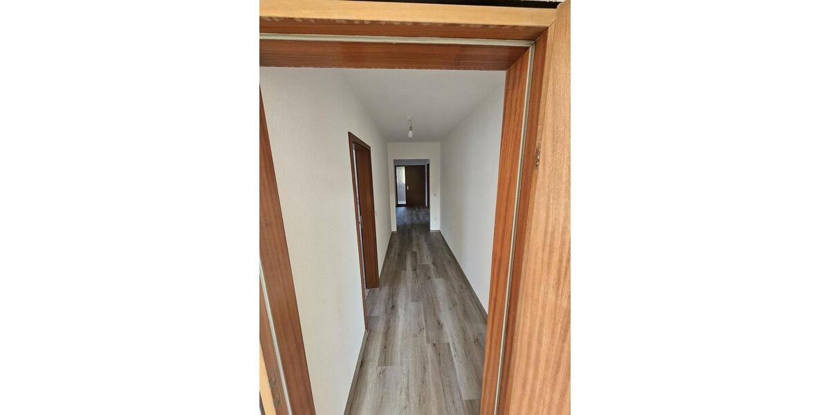 Etagenwohnung Ammerbuch - 5 Zimmer, 105 m&sup2;, 1.100&euro; | Angebot:25407180