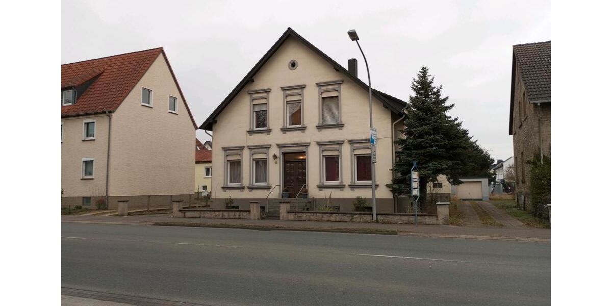 Einfamilienhaus Lage - 11 Zimmer, 340 m&sup2;, 1.400&euro; | Angebot:25352178