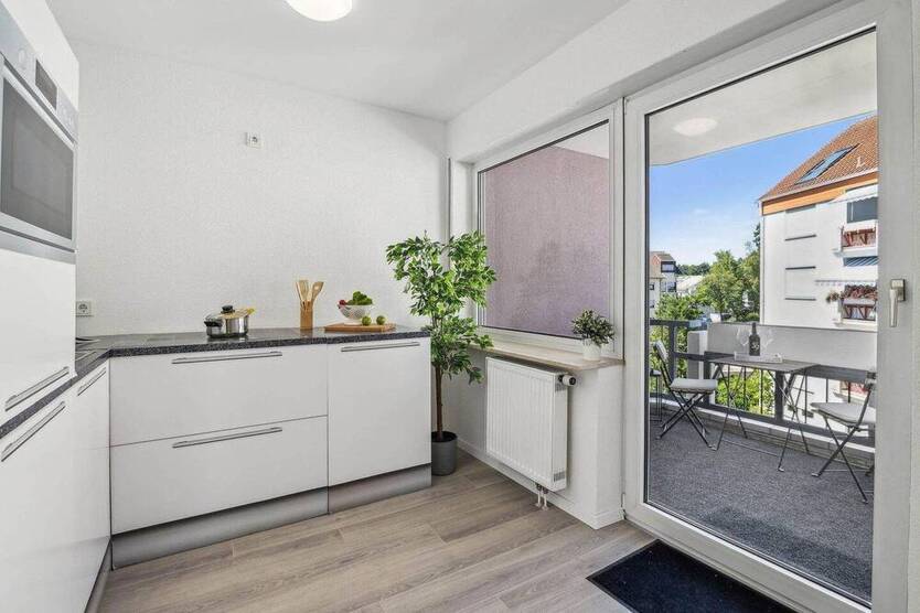 Bezugsfertige & Helle Wohnung mit Tiefgaragen-Platz *** provisionsfrei ***
