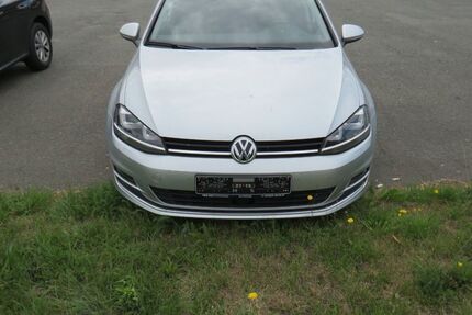 VW Golf 33.000 km 14.390 &euro; Krayenberggemeinde 36460