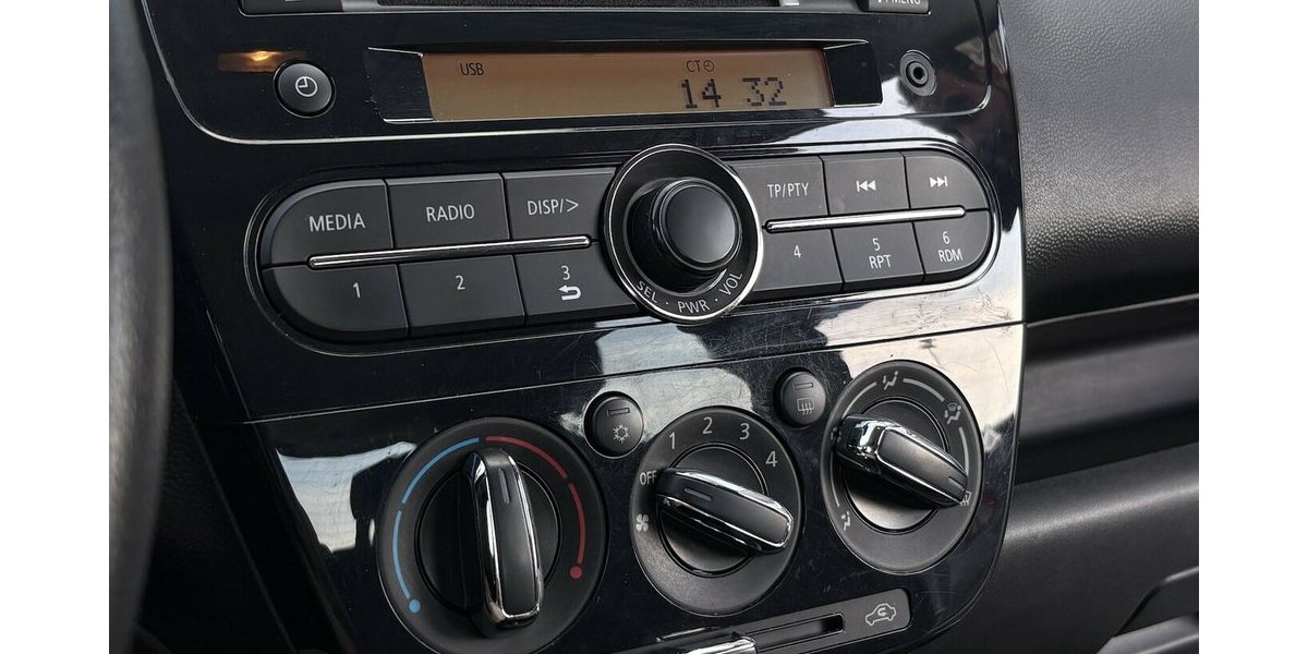 Mitsubishi Space Star 1.0 GDI KLIMAANLAGE/ISOFIX/USB/1.HAND 82.546 km 6.900 &euro; Villingen-Schwenningen 78054