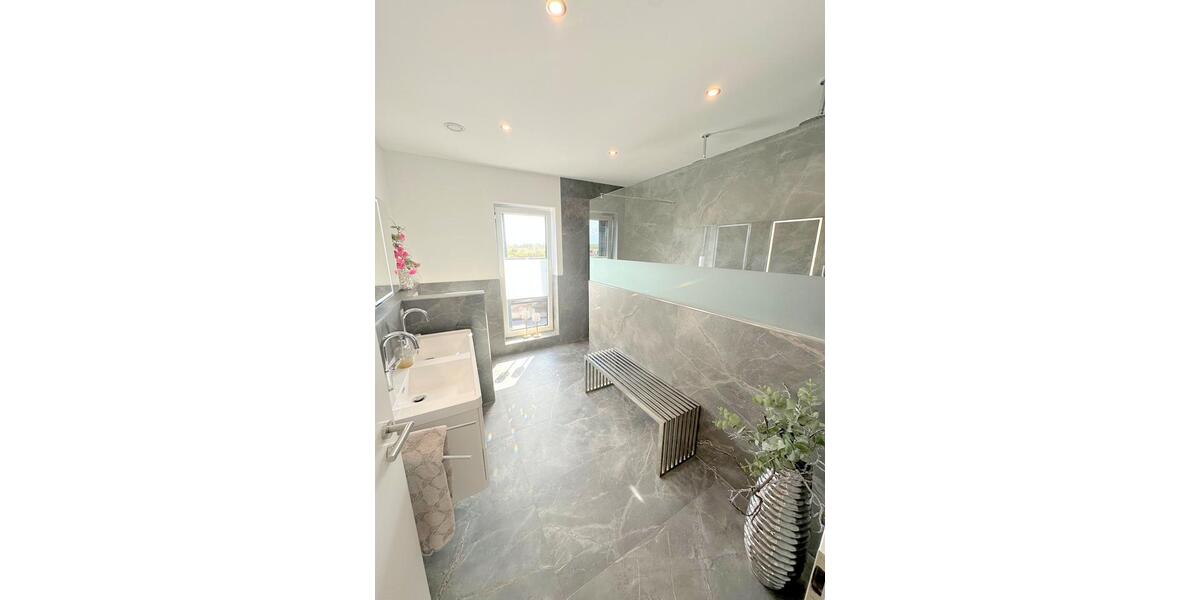 Doppelhaushälfte Emden - 6 Zimmer, 239 m&sup2;, 2.350&euro; | Angebot:26249360