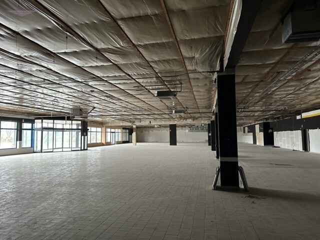 Nürnberg Gewerbeobjekt für Einzelhandel, Ausstellung, Produktion, Lager - Gewerbeobjekt Nürnberg Almoshof | Angebot:26898727
