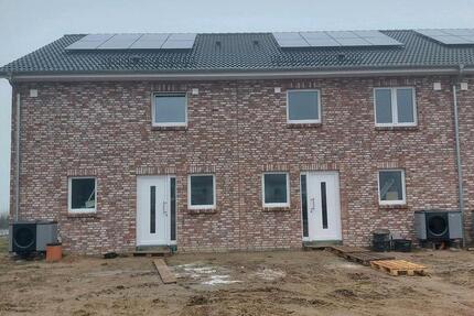 Neubau Erstbezug 7 freie Reihenhäuser an Feldrandlage 4 zimmer