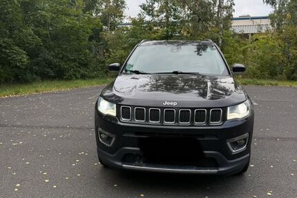 Jeep Compass 119.464 km 14.900 € Halsbrücke 09633
