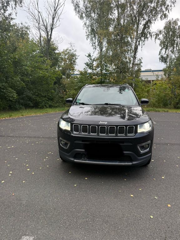 Jeep Compass 119.464 km 14.900 € Halsbrücke 09633