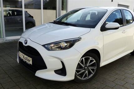 Toyota Yaris 83.020 km 17.600 &euro; Bad Gögging 93333