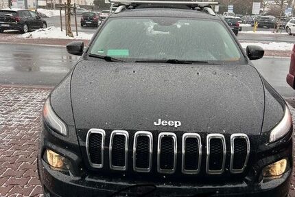Jeep Cherokee 183.000 km 8.500 &euro; hanau 63457