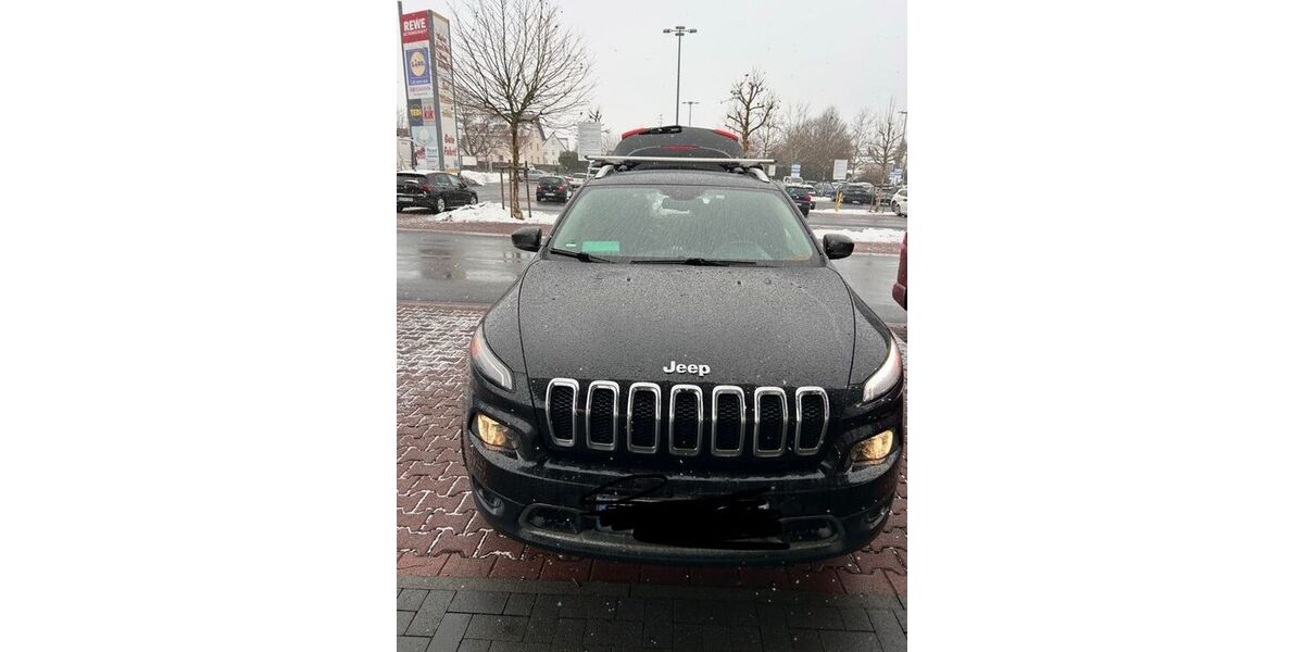 Jeep Cherokee 183.000 km 8.500 &euro; hanau 63457