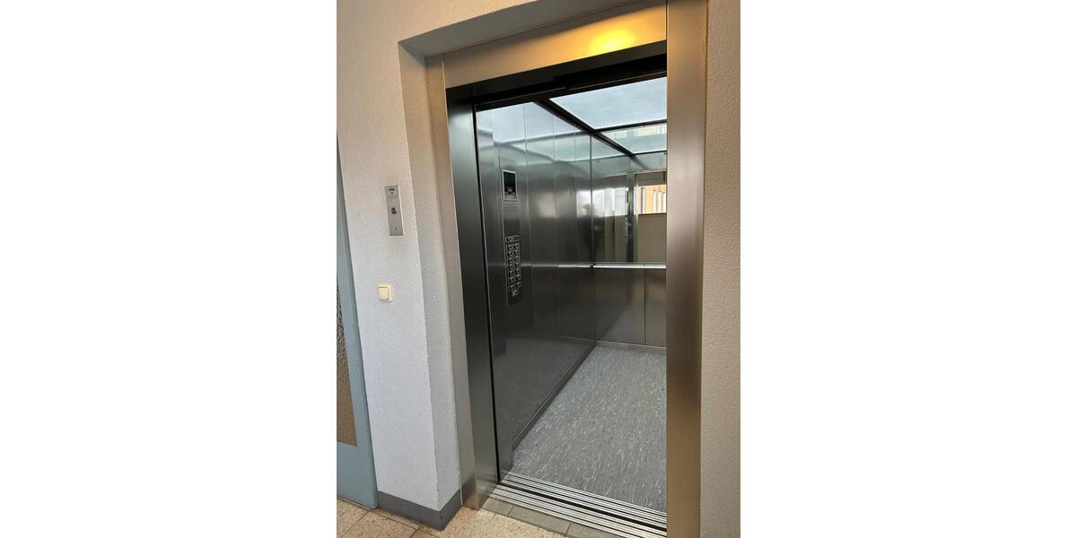 Etagenwohnung Schweinfurt Bellevue - 3 Zimmer, 81 m&sup2;, 200.000&euro; | Angebot:27092531
