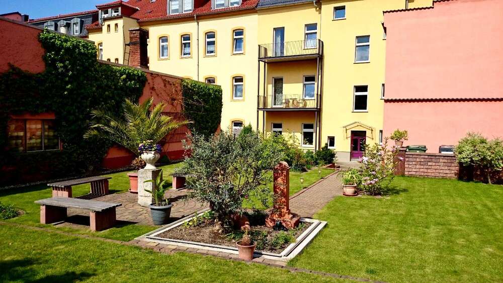 Kapitalanlage mit 5,5% Bruttomietrendite - MFH in Riesa mit sechs Wohn- und zwei Gewerbeeinheiten! - Mehrfamilienhaus, Wohnhaus Riesa Neuweida | Angebot:25294296