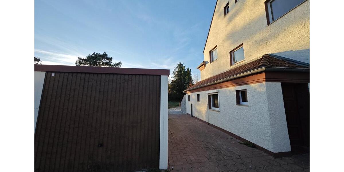 Gepflegte 4-Zimmer Doppelhaushälfte mit Garage in Hannover-Leinha 4 zimmer