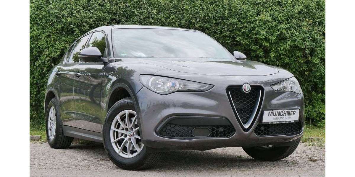 Alfa Romeo Stelvio 136.000 km 17.900 &euro; München 81243