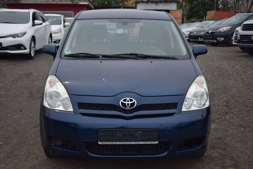 Toyota Corolla Verso 208.000 km 3.299 € Berlin 13597