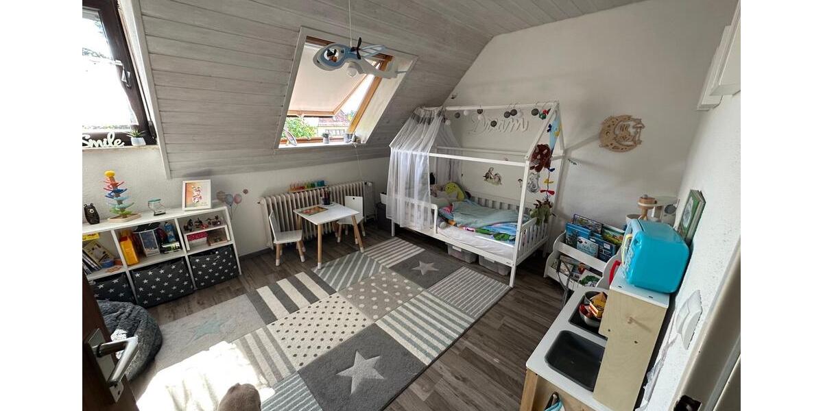 Dachgeschoßwohnung Villingen-Schwenningen Schwenningen - 4 Zimmer, 72 m&sup2;, 185.000&euro; | Angebot:26373546