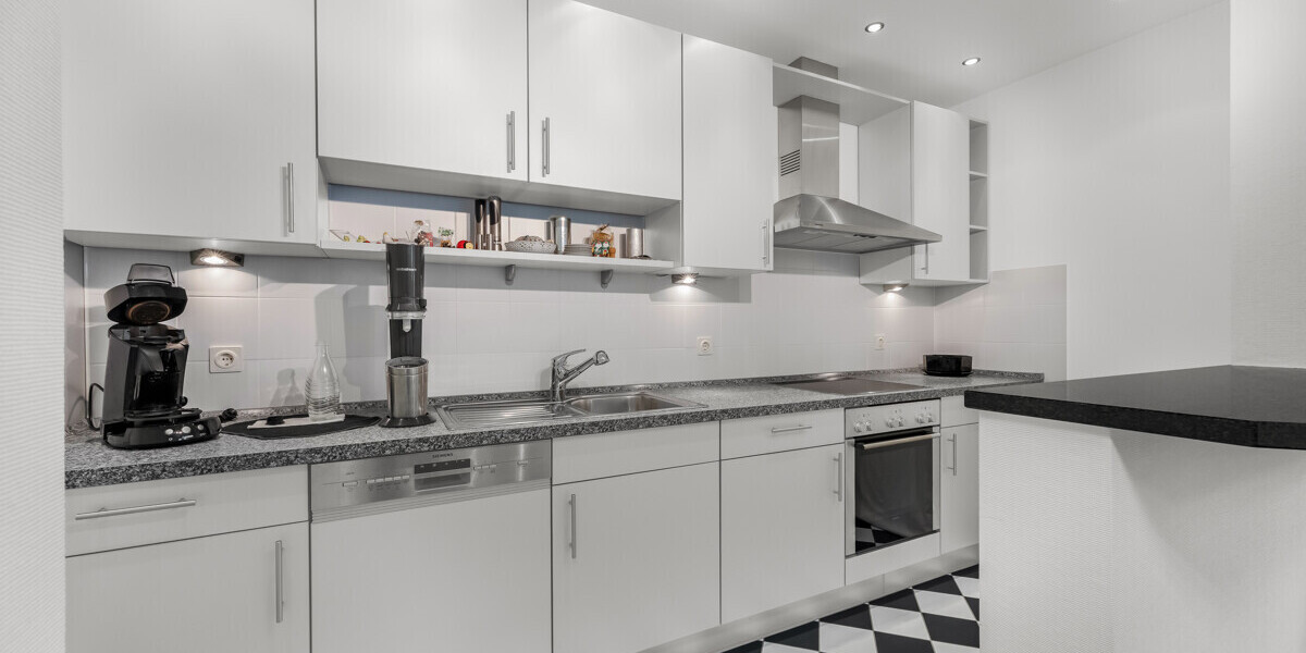 Repräsentatives Mehrgenerationenhaus auf ca. 851 m² Grundstück - Mehrfamilienhaus, Wohnhaus Otterfing | Angebot:27016904