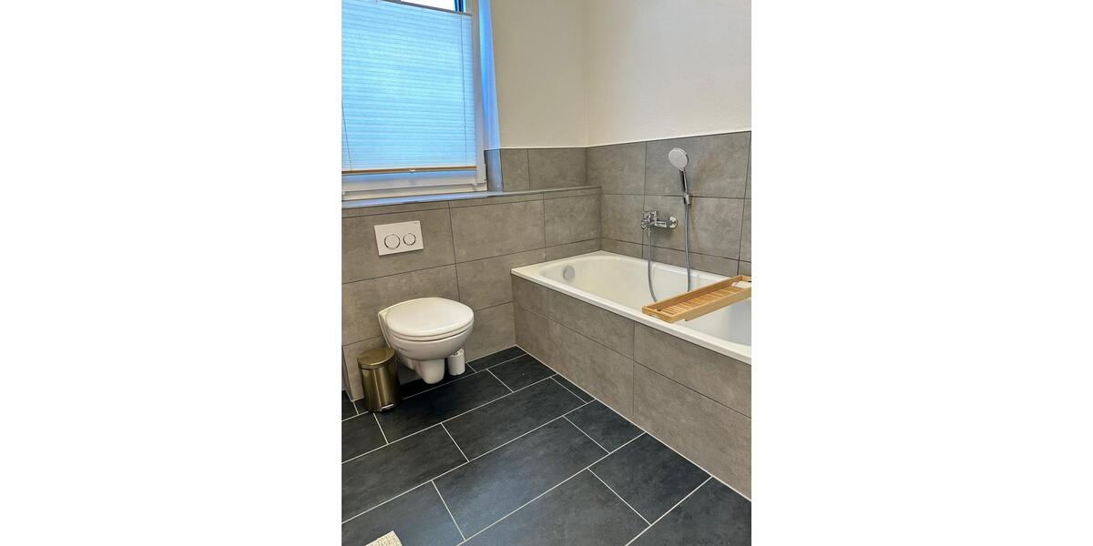 Maisonettenwohnung Regensburg Konradsiedlung - 5 Zimmer, 150 m&sup2;, 2.250&euro; | Angebot:25393395