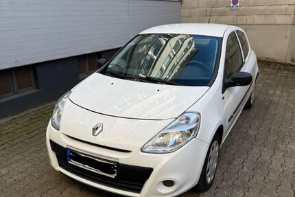Renault Clio 85.000 km 2.800 &euro; Aachen 52064