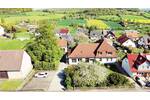 Besondere Gelegenheit! “ALTE SCHULE“ mit 2 Wohneinheiten & Nebengebäude, Stellplätzen, Garage, Garten über 500m² Nutzfläche