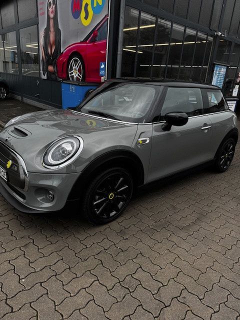 Cooper SE