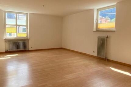 Charmante 1-Zimmer-Wohnung mit separater Küche in zentraler Lage zimmer