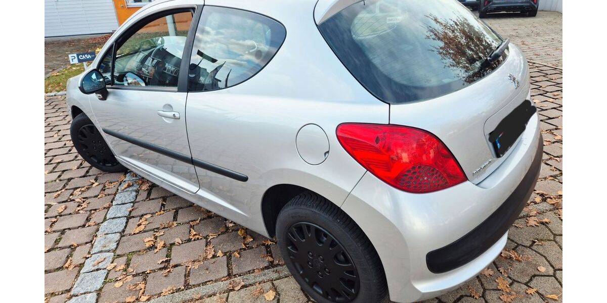 Peugeot 207 157.400 km 2.100 &euro; Filderstadt 70794