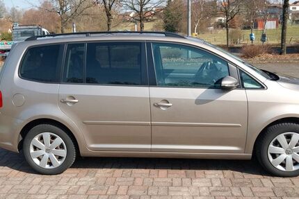 VW Touran 159.061 km 8.500 &euro; Flieden 36103