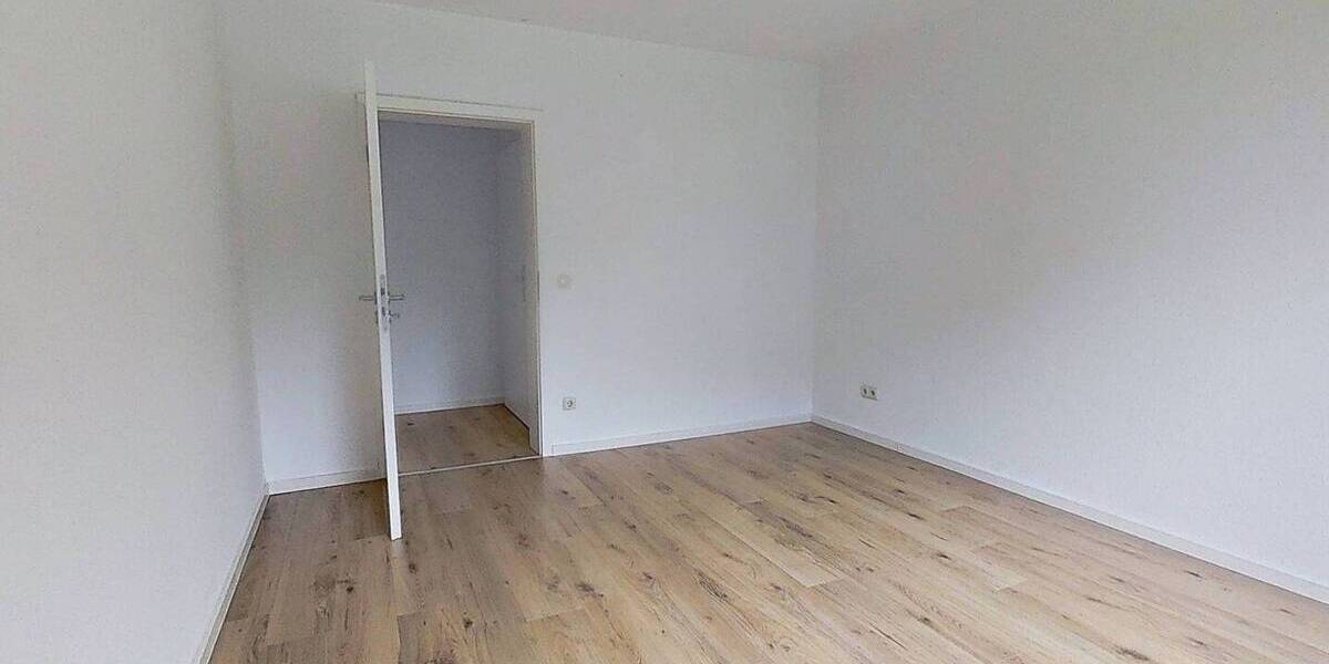 Etagenwohnung Bückeburg - 5 Zimmer, 102 m&sup2;, 950&euro; | Angebot:26902492