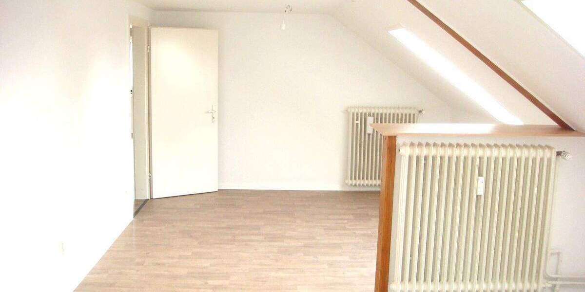 Etagenwohnung Uetze Dedenhausen - 3 Zimmer, 80 m&sup2;, 495&euro; | Angebot:25398062