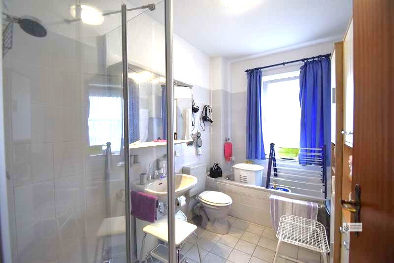 Frisch renovierte 2 Zi - Wohnung mit 67 m² Wfl. + Einbauküche mit Garage und Garten - Erdgeschoßwohnung Stuhr | Angebot:26283477