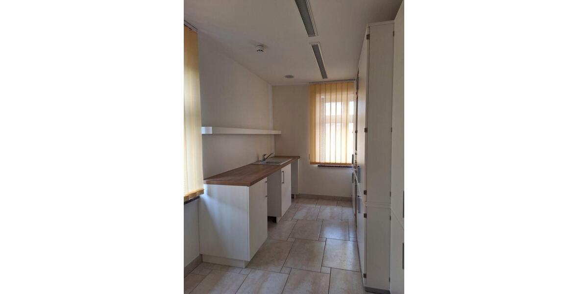Dachgeschoßwohnung Zwickau - 2 Zimmer, 152 m&sup2;, 1.050&euro; | Angebot:26479906