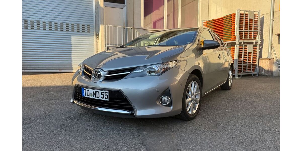 Toyota Auris 113.000 km 8.850 &euro; Lichtenstein 72805