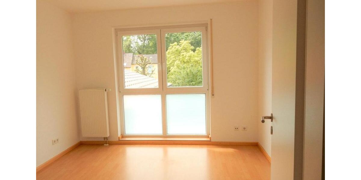 Doppelhaushälfte Schwetzingen - 7 Zimmer, 180 m&sup2;, 1.800&euro; | Angebot:26241969