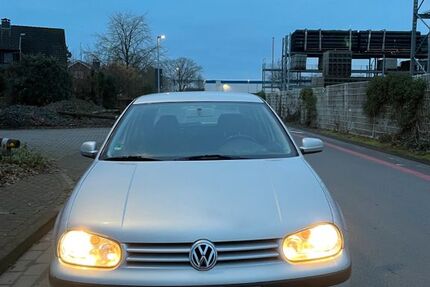 VW Golf 130.000 km 900 &euro; Coesfeld 48653