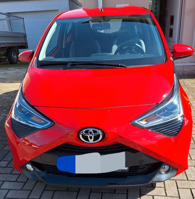 Aygo (X)