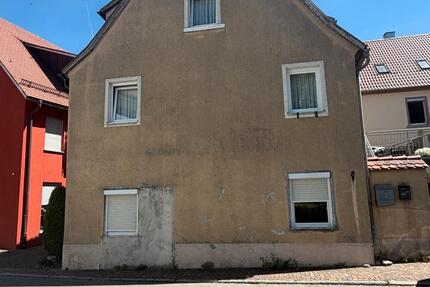Haus Bad Saulgau - 9 Zimmer, 200 m&sup2;, 279.000&euro; | Angebot:26916801