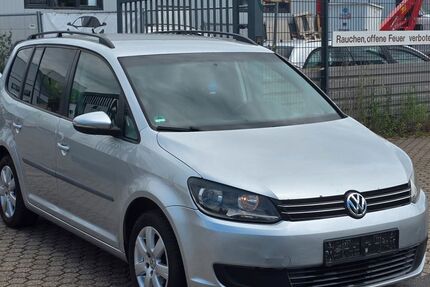 VW Touran 232.187 km 2.999 &euro; Düren 52353