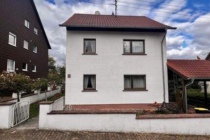 Charmantes Einfamilienhaus mit sehr schönem Garten in Riegelsberg 4 zimmer