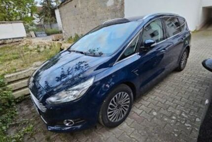 Ford S-Max 105.000 km 21.500 € Frankfurt 60599