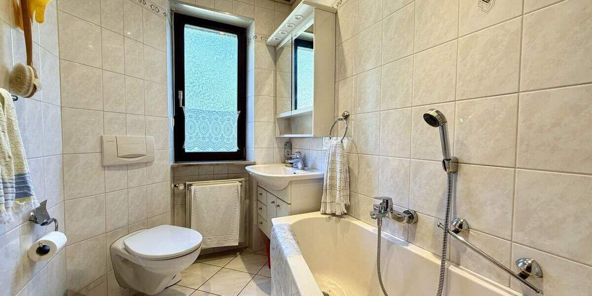 Einfamilienhaus Ottweiler - 6 Zimmer, 152 m&sup2;, 197.000&euro; | Angebot:25413261