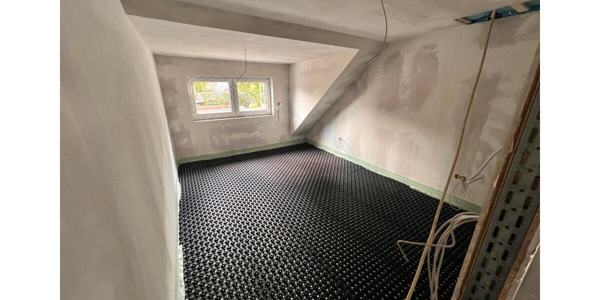 Dachgeschoßwohnung Lehrte - 4 Zimmer, 120 m&sup2;, 1.350&euro; | Angebot:26415929